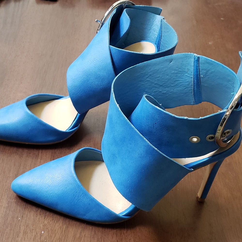Penny Loves Kenny 8.5 blue pointed pumps new